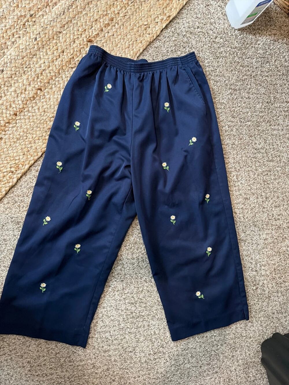 Alfred Dunner 14 navy pull on wide leg pants daisies 3075